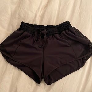 Lululemon Hotty Hot Low-Rise Lined Short 2.5"